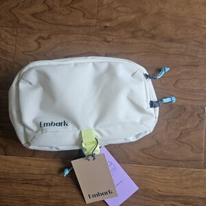 Embark Cream Outdoors Waist Bag Fanny Pack Crossbody NWT